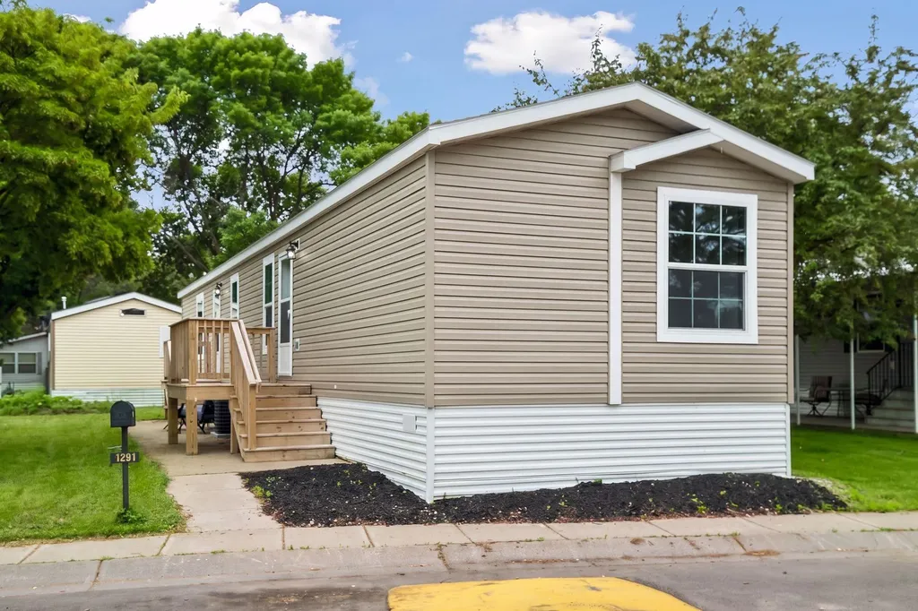 1291 Piper Drive W New Brighton MN 55112