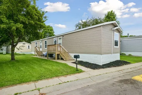 1291 Piper Drive W New Brighton MN 55112