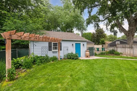 4145 Zenith Avenue N Robbinsdale MN 55422
