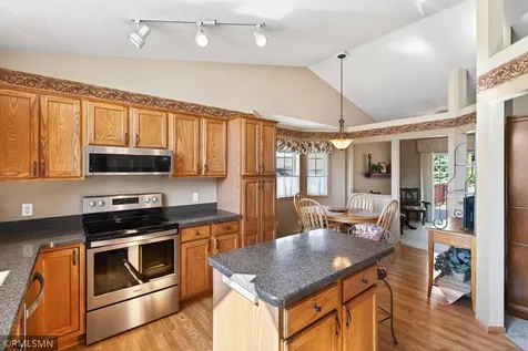 893 Marnie Circle S Maplewood MN 55119