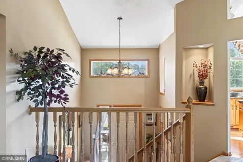 893 Marnie Circle S Maplewood MN 55119