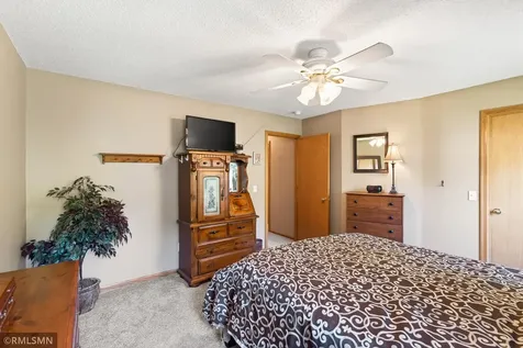 893 Marnie Circle S Maplewood MN 55119