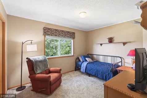 893 Marnie Circle S Maplewood MN 55119