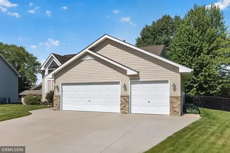 893 Marnie Circle S Maplewood MN 55119