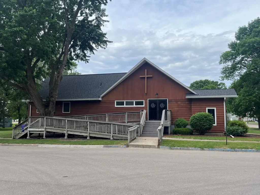 605 9th Avenue Clarkfield MN 56223