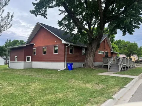 605 9th Avenue Clarkfield MN 56223