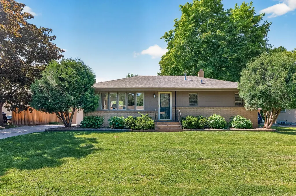 1056 Glenhill Road Shoreview MN 55126