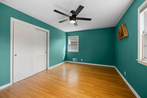 2736 Mcnair Drive N Robbinsdale MN 55422