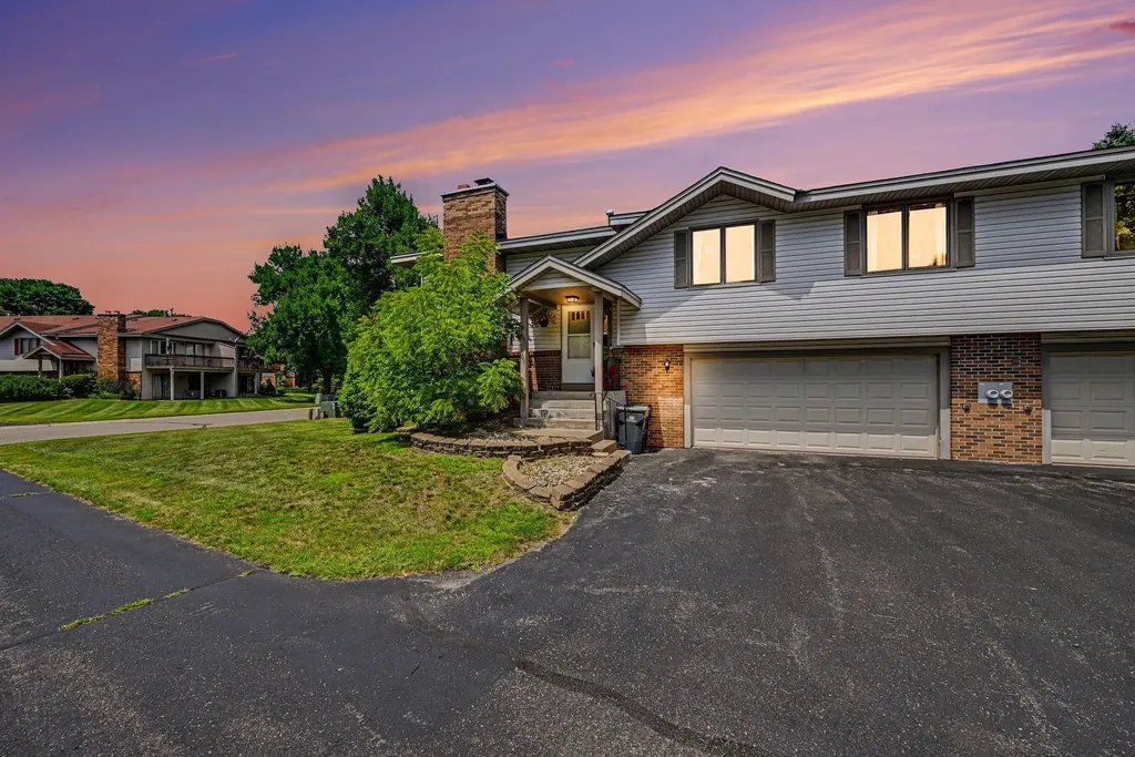 5654 Chatsworth Street N Shoreview MN 55126