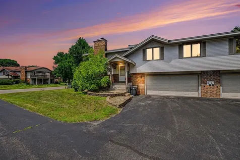5654 Chatsworth Street N Shoreview MN 55126