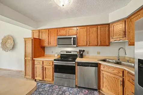 5654 Chatsworth Street N Shoreview MN 55126