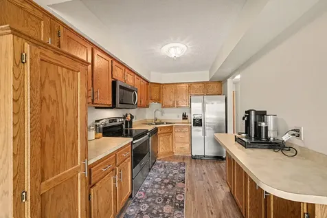 5654 Chatsworth Street N Shoreview MN 55126