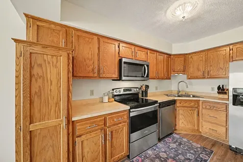 5654 Chatsworth Street N Shoreview MN 55126