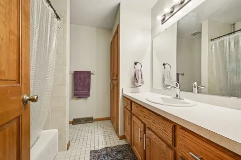 5654 Chatsworth Street N Shoreview MN 55126