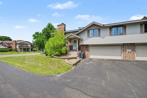 5654 Chatsworth Street N Shoreview MN 55126