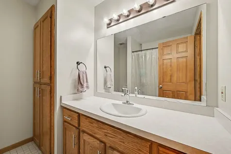 5654 Chatsworth Street N Shoreview MN 55126