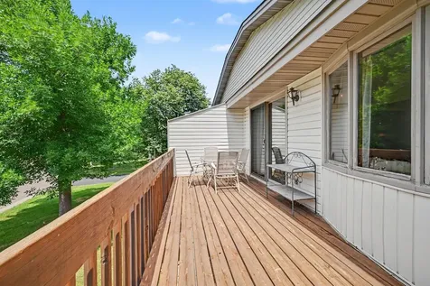 5654 Chatsworth Street N Shoreview MN 55126