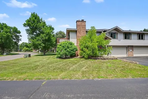 5654 Chatsworth Street N Shoreview MN 55126