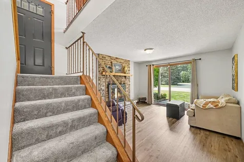 5654 Chatsworth Street N Shoreview MN 55126