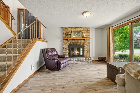 5654 Chatsworth Street N Shoreview MN 55126