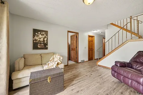 5654 Chatsworth Street N Shoreview MN 55126