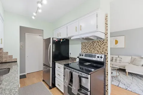 908 9th Avenue S Hopkins MN 55343