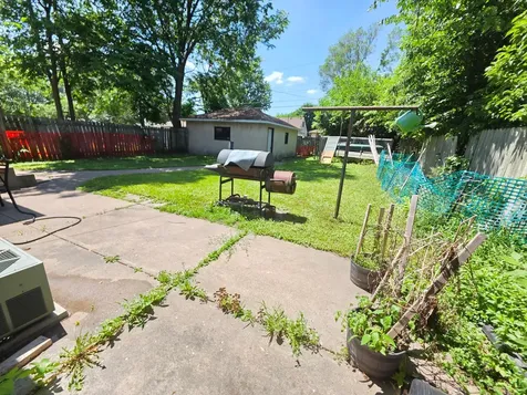 4929 Queen Avenue N Minneapolis MN 55430