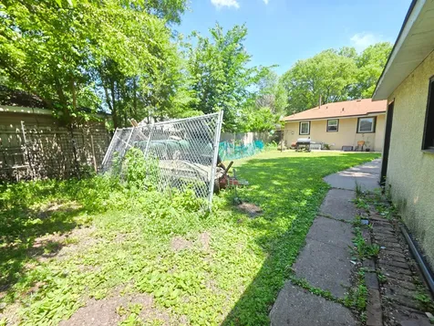 4929 Queen Avenue N Minneapolis MN 55430