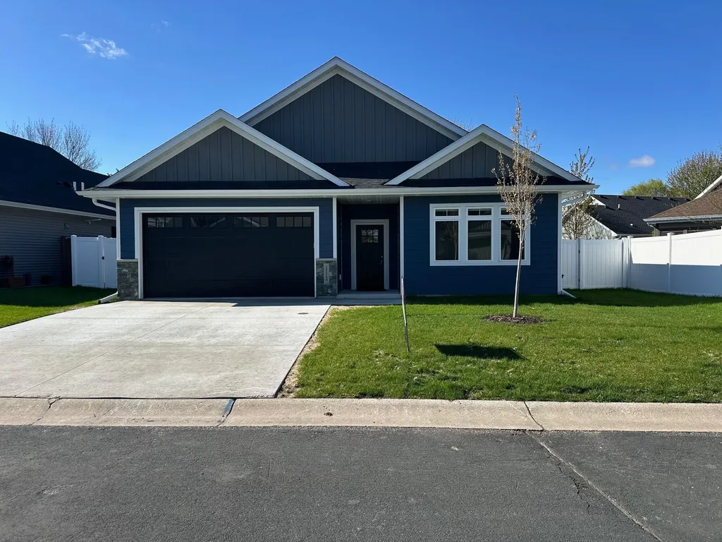 1118 Village Street SE New Prague MN 56071