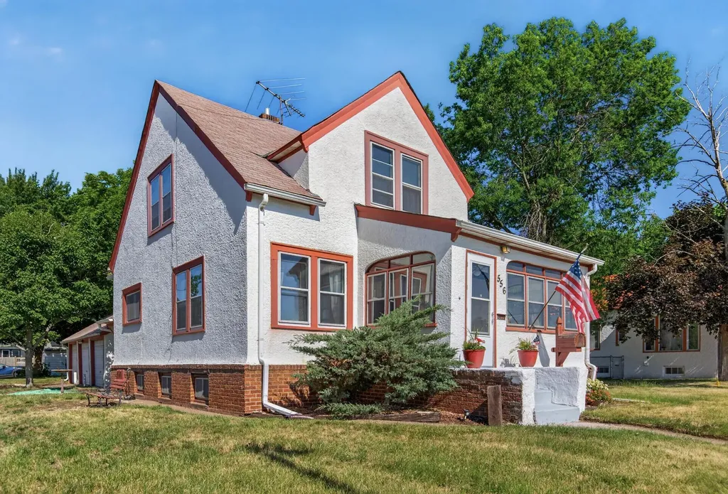 556 5th Avenue S South Saint Paul MN 55075