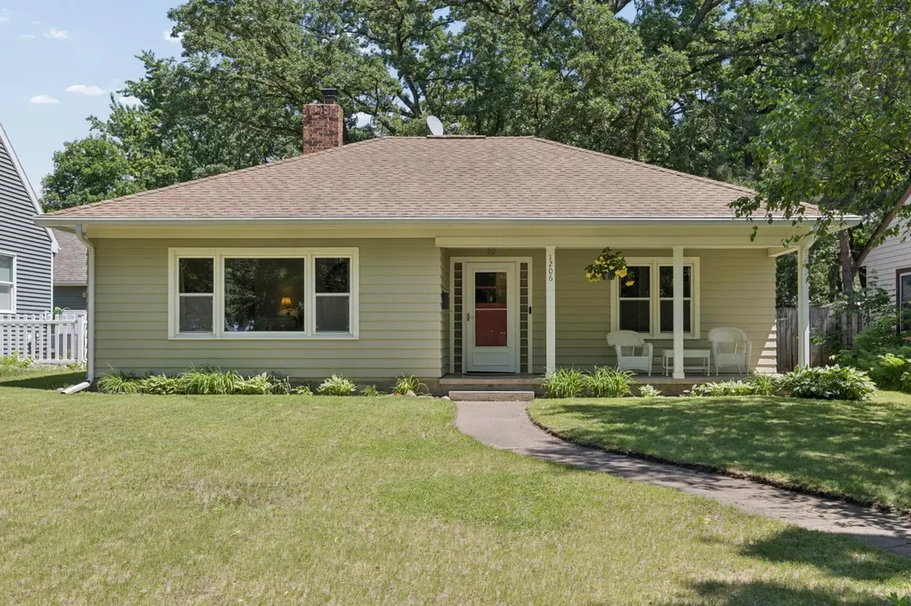 1206 Kilian Boulevard SE Saint Cloud MN 56304