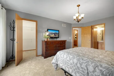 2186 Woodcrest Drive Woodbury MN 55129