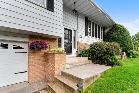 8 Imperial Drive E West Saint Paul MN 55118
