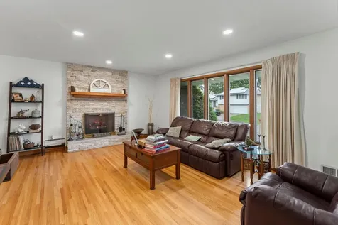 8 Imperial Drive E West Saint Paul MN 55118