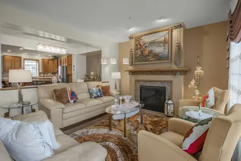 1691 Village Trail E Maplewood MN 55109