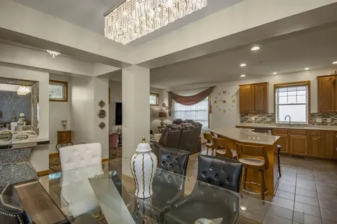 1691 Village Trail E Maplewood MN 55109