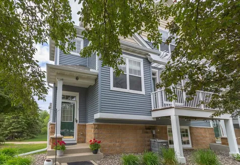 1691 Village Trail E Maplewood MN 55109