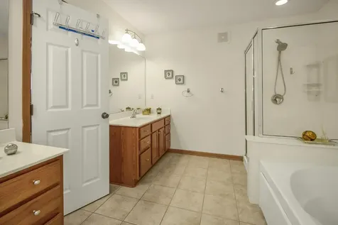 1691 Village Trail E Maplewood MN 55109