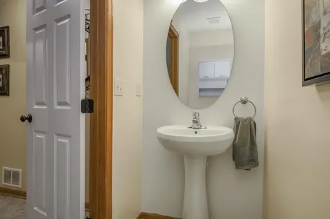1691 Village Trail E Maplewood MN 55109