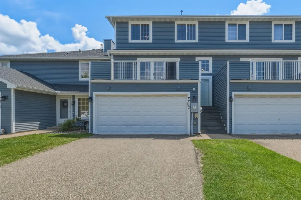 2213 E 117th Street Burnsville MN 55337