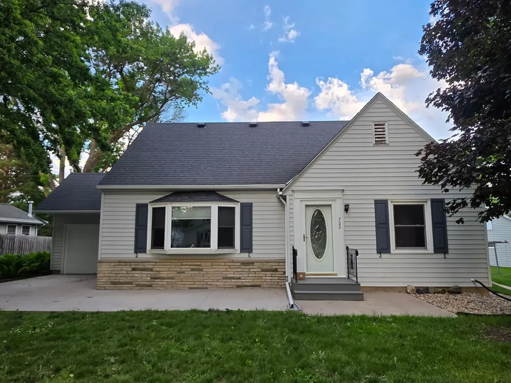 723 S 4th Street Le Sueur MN 56058