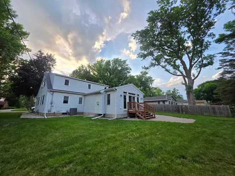 723 S 4th Street Le Sueur MN 56058