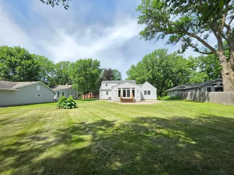 723 S 4th Street Le Sueur MN 56058