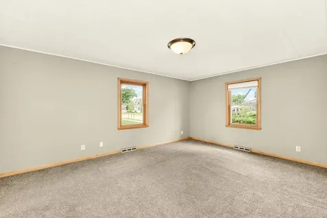 32 10th Street NW Rochester MN 55901