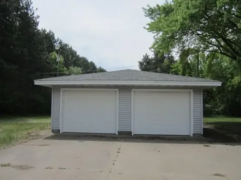 1064 273rd Avenue NE Isanti MN 55040
