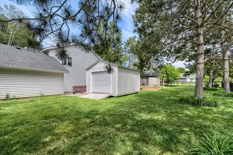 9664 Wynstone Drive Woodbury MN 55125