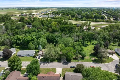 2006 11th Avenue NE Austin MN 55912