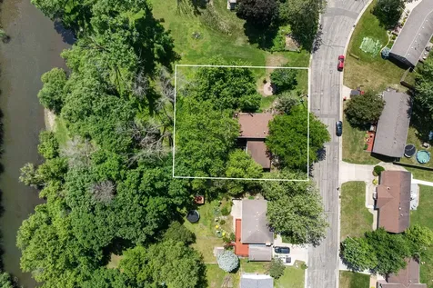 2006 11th Avenue NE Austin MN 55912