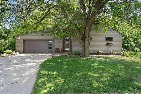 2006 11th Avenue NE Austin MN 55912
