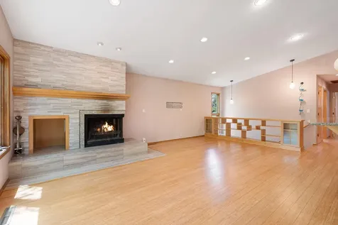 2006 11th Avenue NE Austin MN 55912